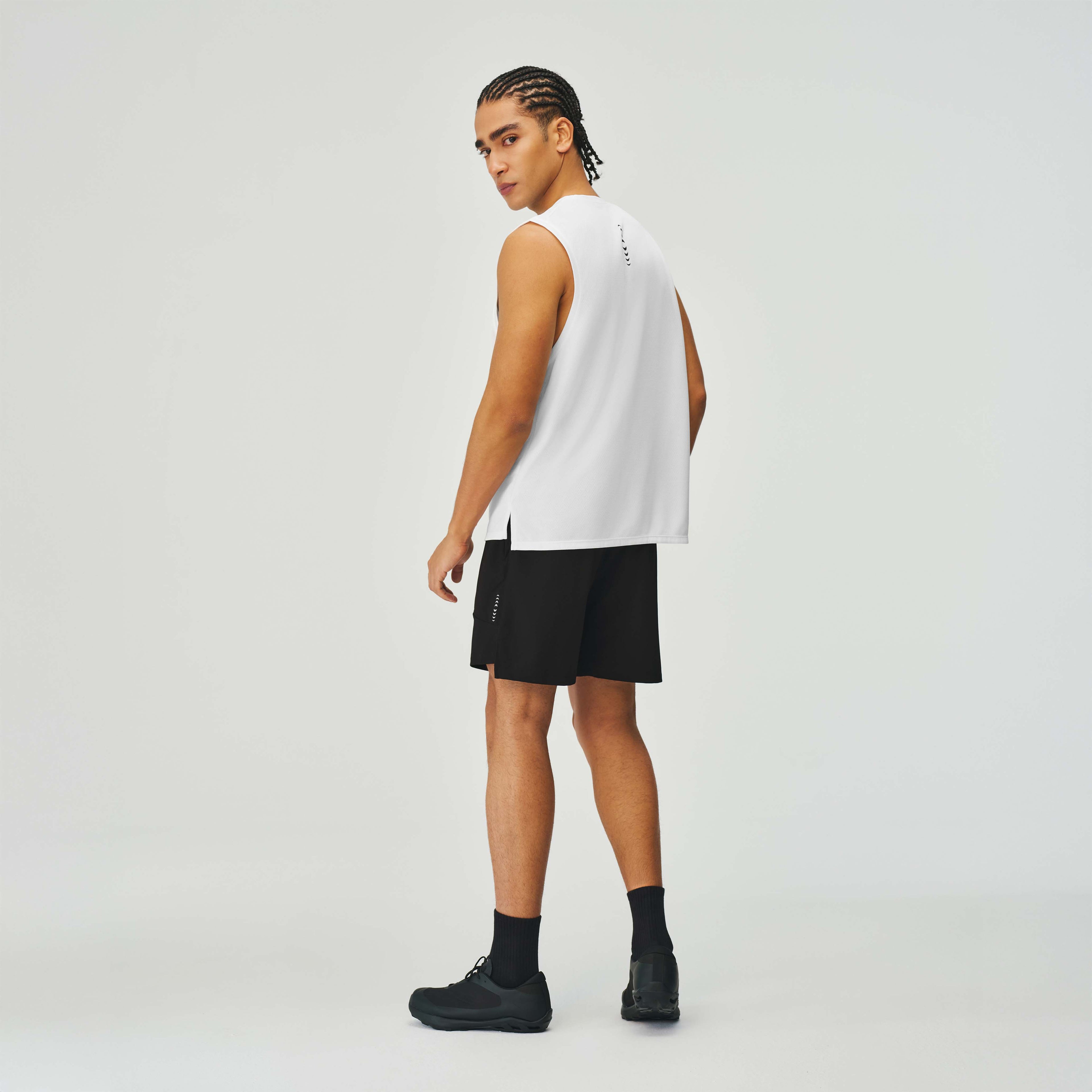 QUICK-DRY SLEEVELESS TEE