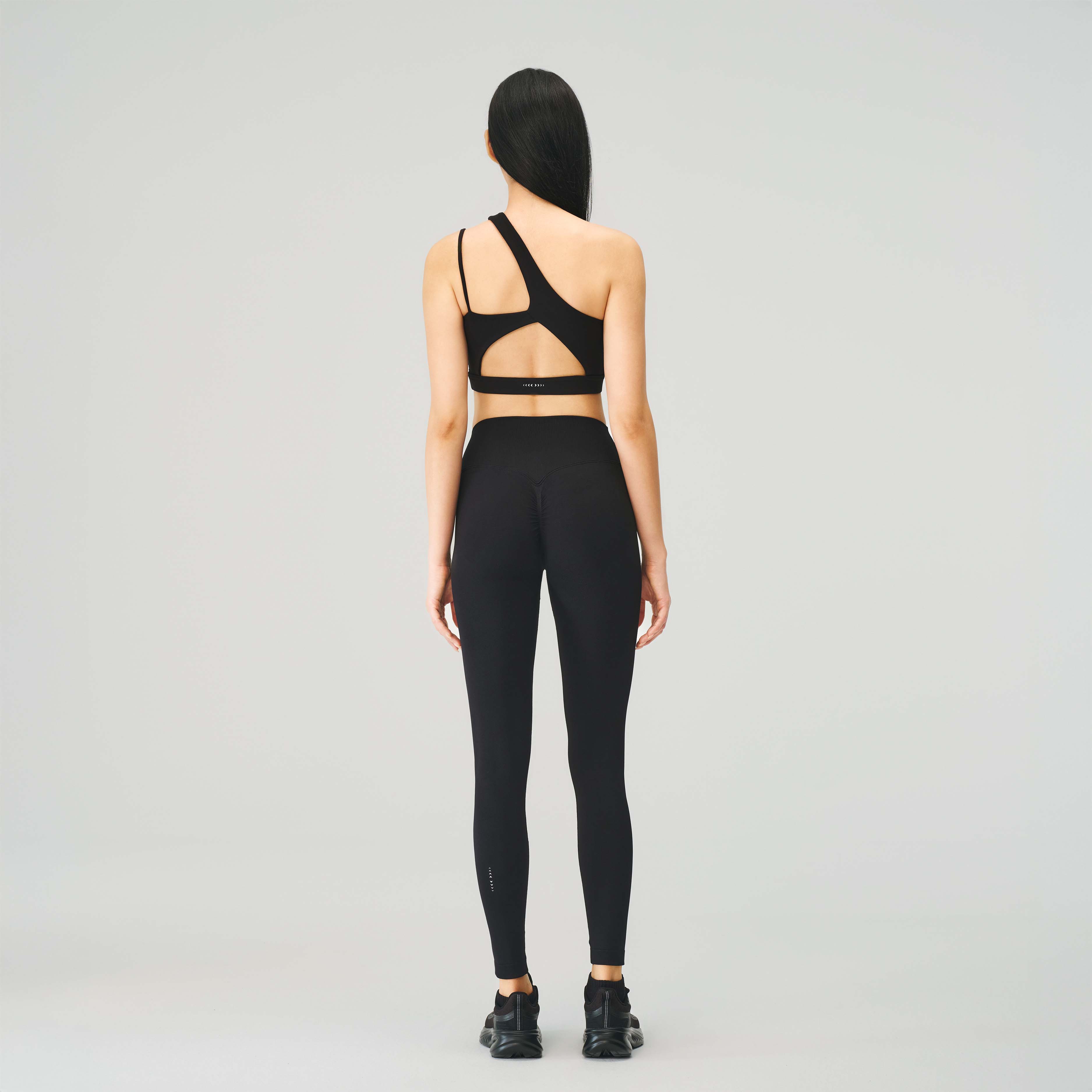 SIGNATURE SPORTS BRA